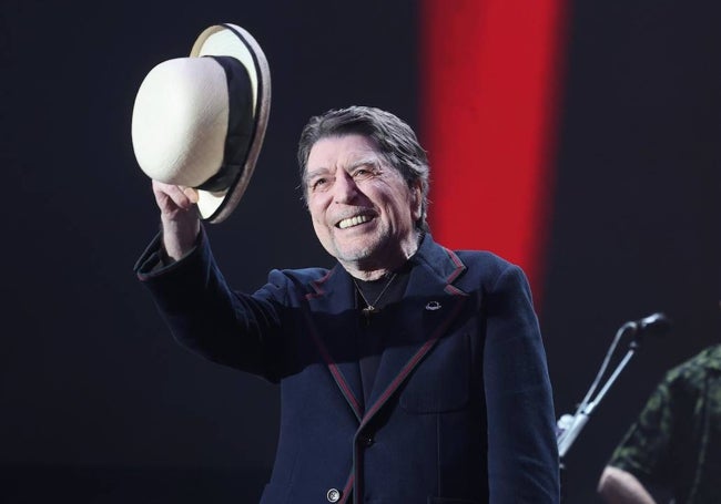 Sabina se quitó el sombrero en varias ocasiones, ante un público entregado.