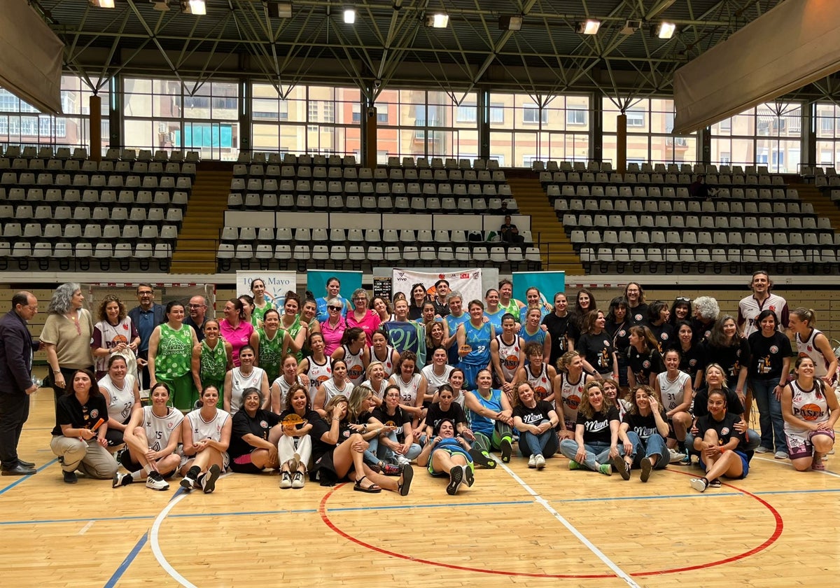 La Fiesta del Basket Femenino +35 triunfa en Carranque