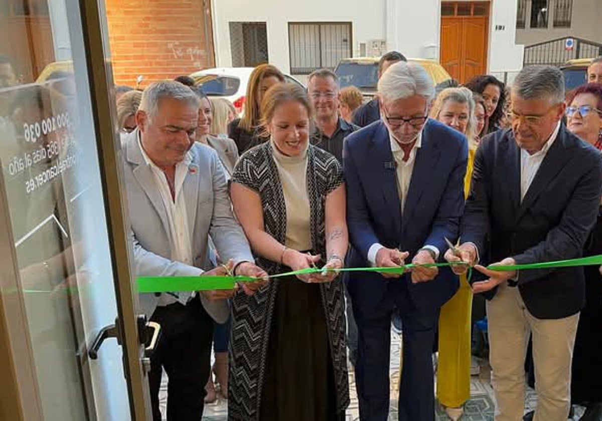 La Asociación Española Contra el Cáncer inaugura nueva sede en Nerja con el respaldo del Ayuntamiento