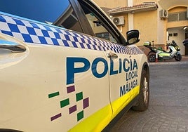Roba un coche y se despeña con él por un puente de la autovía en Málaga