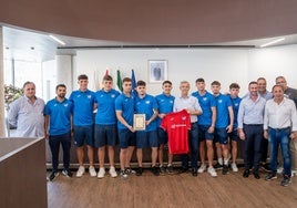 Recepción oficial al CD Estepona en el Ayuntamiento.