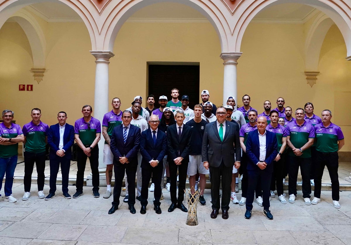 El equipo fue recibido en el Centro Cultural Fundación Unicaja