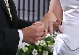 Matrimonio o pareja de hecho: Así perjudica al desempleado no estar casado en el cálculo del SEPE para aprobarle un subsidio