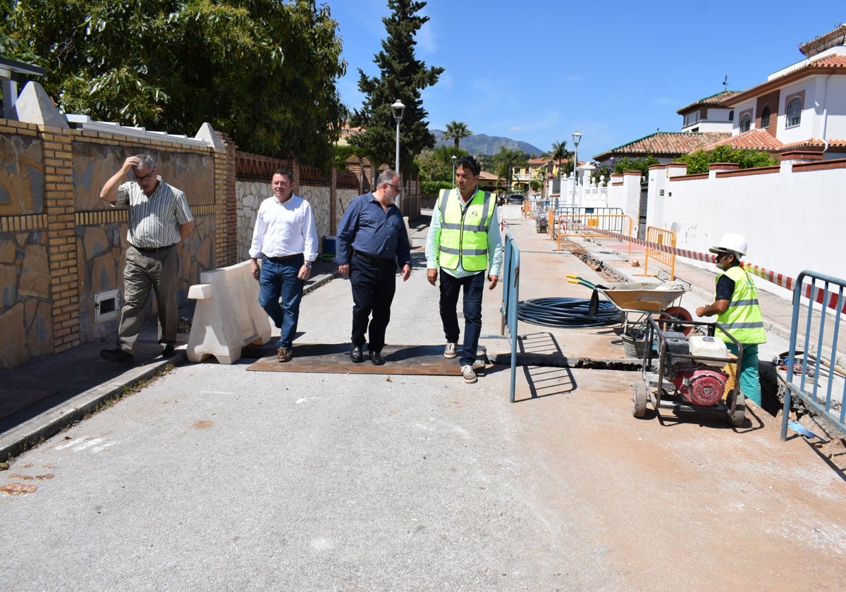 Visita a las obras de renovación de la red de agua.