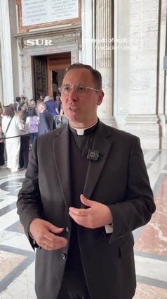 Salvador Aguilera, sacerdote en la curia vaticana: 