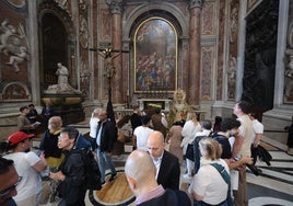 Así es la capilla de San Pedro donde está al culto la Virgen de la Esperanza