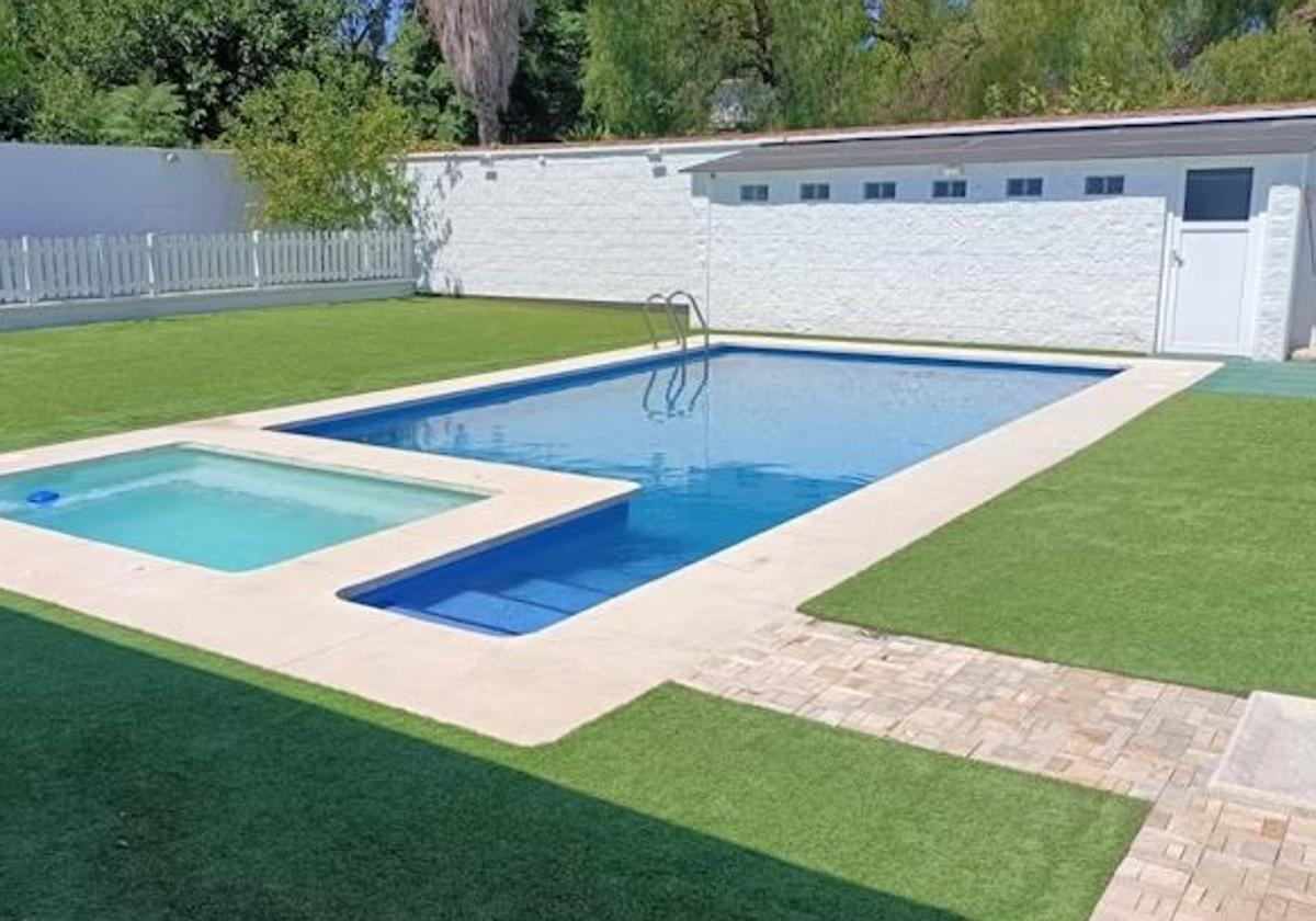 Una de las piscinas en alquiler en la provincia, en la zona de Churriana.