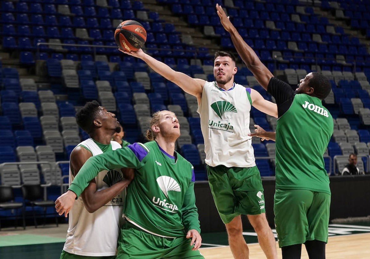 La Champions deja un reguero de problemas: Barreiro, Ejim, Tyson Pérez, Djedovic...
