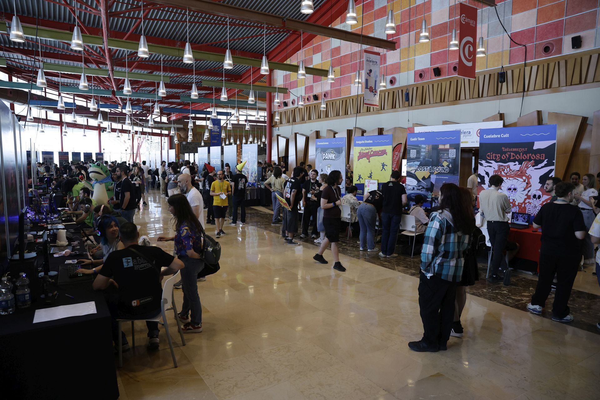 La inauguración de la feria de videojuegos Guadalindie 2025, en imágenes