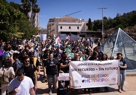 Cientos de personas claman por una educación pública de calidad e inclusiva: «Nuestros hijos tienen derechos»