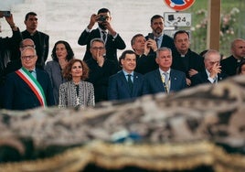 Roberto Gualtieri, María Jesús Montero, Juanma Moreno, José Luis Sanz y Francisco de la Torre, en el palco de autoridades.