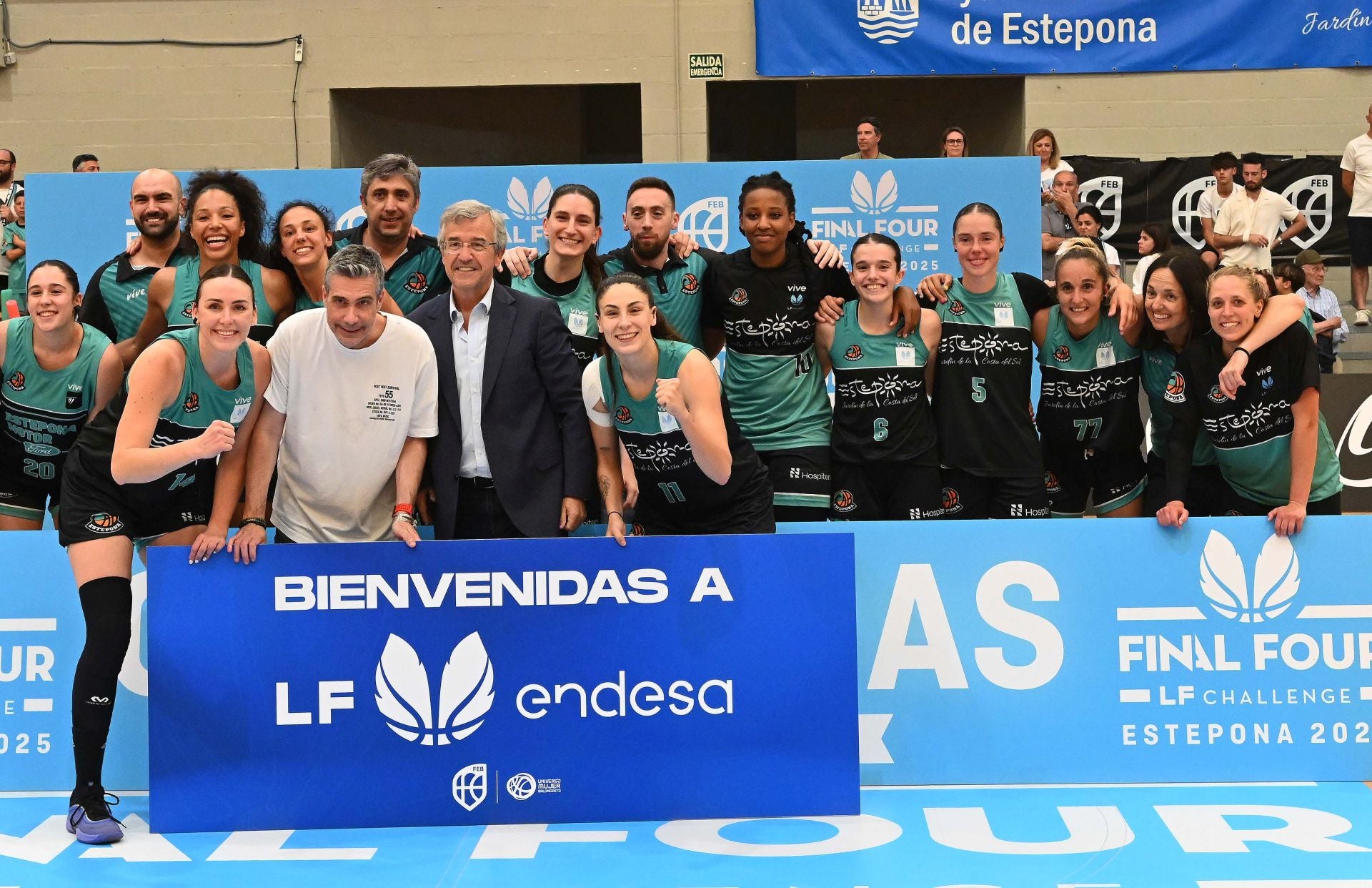 Las mejores imágenes de la victoria del CAB Estepona y su ascenso a la élite del baloncesto femenino español