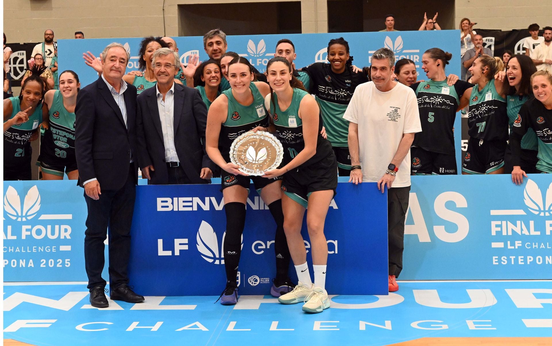 Las mejores imágenes de la victoria del CAB Estepona y su ascenso a la élite del baloncesto femenino español