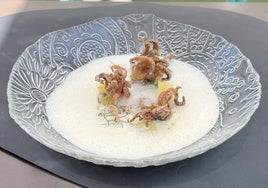 Versión del gazpachuelo que sirven en Hacienda Alakran, con lubina y calamar.