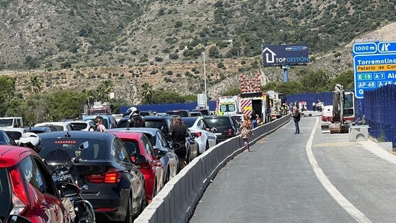Imagen de vehículos en la zona donde se ha registrado el accidente.