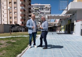 Los ediles Jesús Carlos Pérez Atencia y Jesús María Claros, en la zona donde se ha actuado.