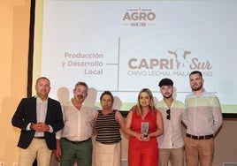 Manolo Castillo junto a la familia Gálvez (Caprisur).