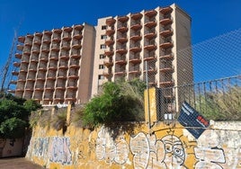 Vista del estado actual de uno de los tres edificios que componen el complejo.