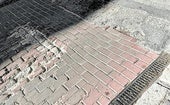 El asfalto del Soho, cada semana más deteriorado