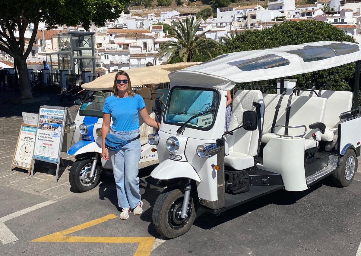 Imagen secundaria 1 - Los 'tuk tuk', que son eléctricos, tienen una capacidad para seis personas.