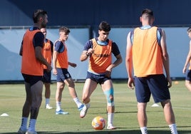 Lobete, en un rondo del entrenamiento del miércoles.
