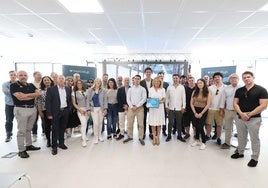 La alcaldesa, Ángeles Muñoz, en la entrega de diplomas.