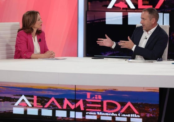 Patricia Navarro, delegada de la Junta en Málaga, durante su intervención en el La Alameda, programa que conduce Manolo Castillo, director de SUR.