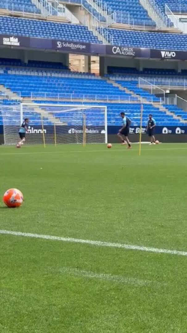Haitam ya hace ejercicios con balón