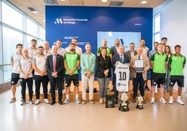 Imagen del homenaje de la Diputación al Torremolinos por su ascenso a Primera RFEF.