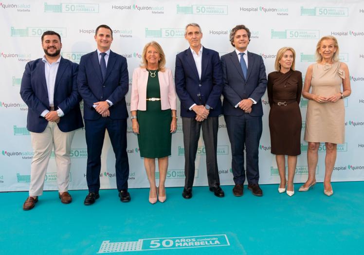Autoridades asistentes al acto de 50 aniversario.