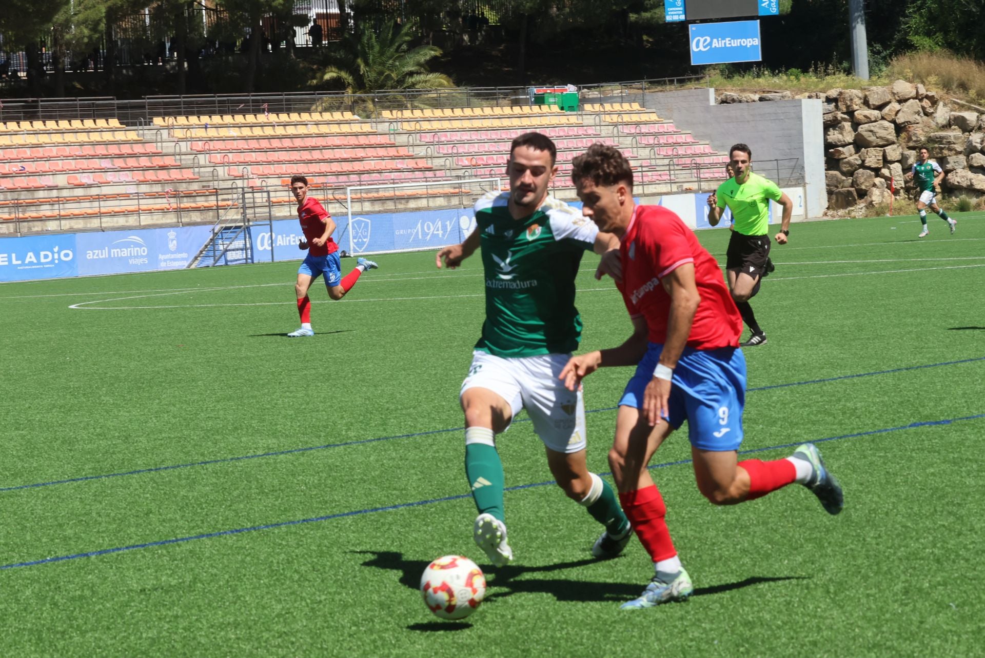 Los últimos minutos del Estepona ante el Cacereño, en imágenes