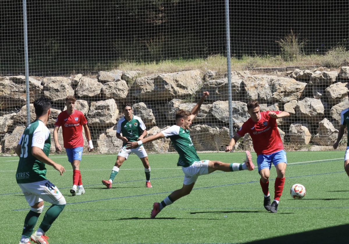 Los últimos minutos del Estepona ante el Cacereño, en imágenes