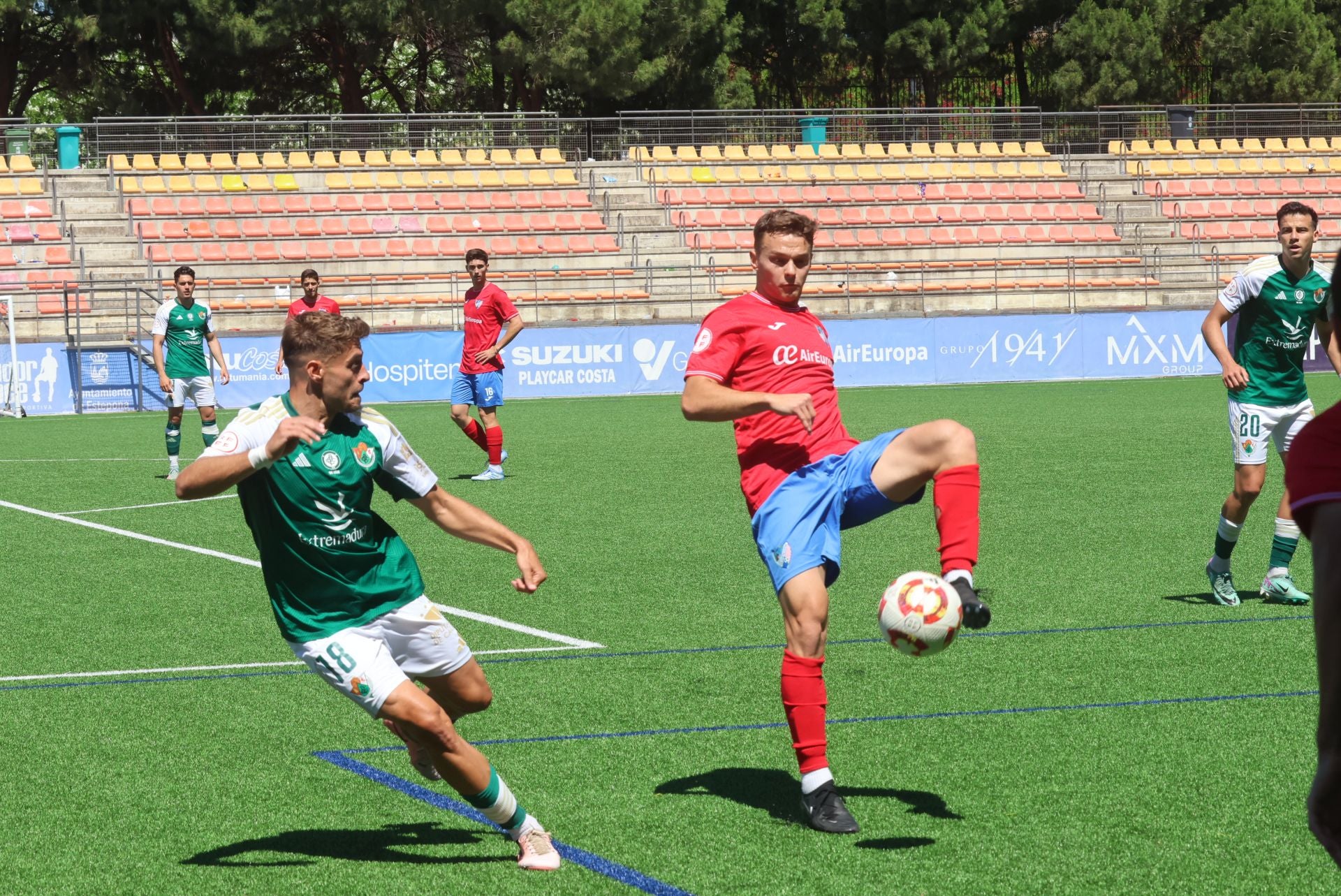 Los últimos minutos del Estepona ante el Cacereño, en imágenes