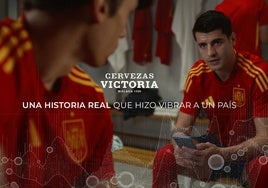 Imagen del 'spot' publicitario de Cervezas Victoria y la selección española.