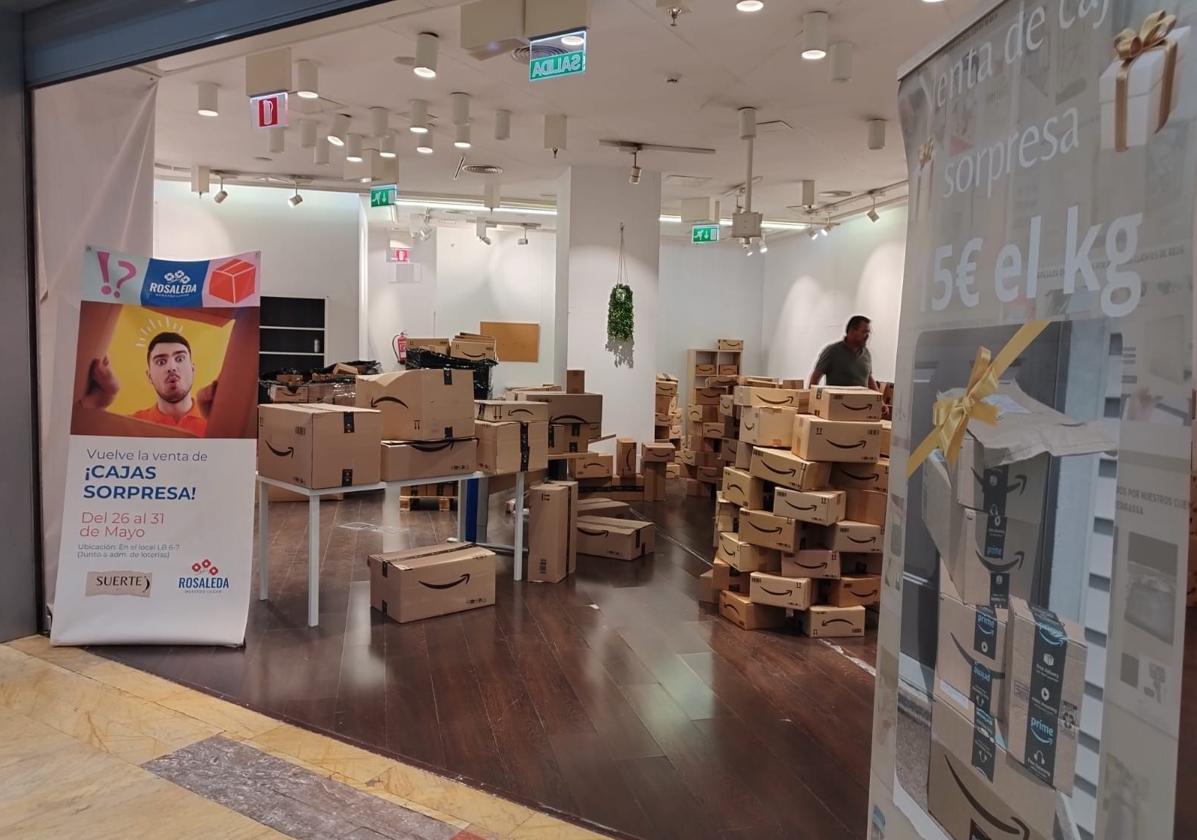 Regresan las 'cajas sorpresa' de Amazon a 1,50 euros los 100 gramos en Málaga