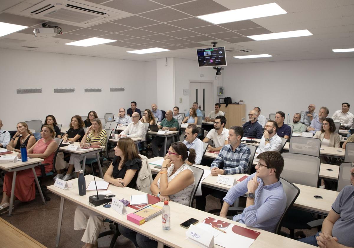 Formación para los líderes de hoy: másters que transforman tu carrera profesional