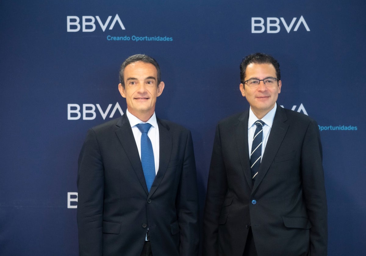 Miguel Cardoso y Francisco Javier Jerez, en la presentación del informe.