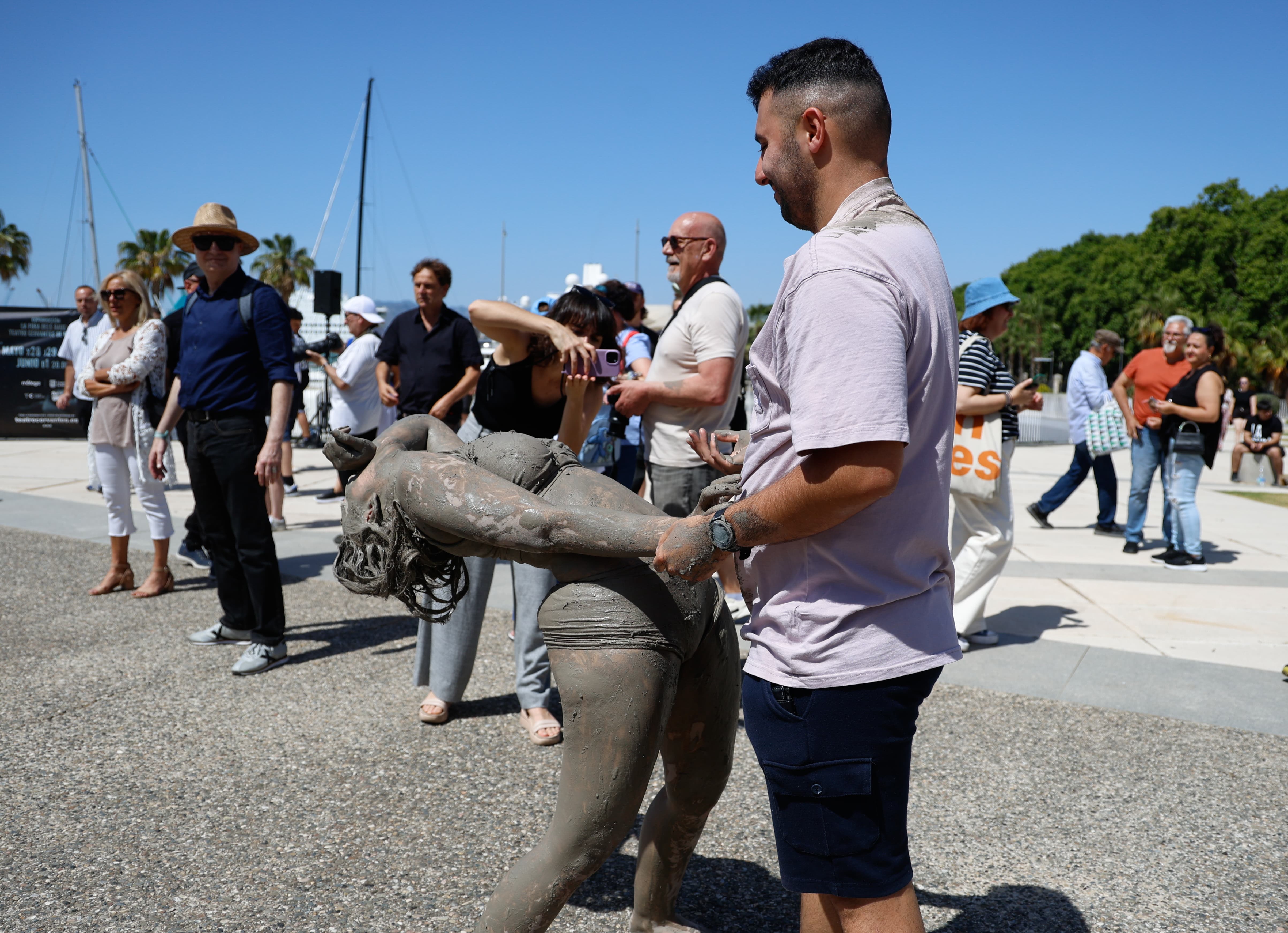 La Fura dels Baus promociona su nuevo espectáculo &#039;Sons&#039; en el Muelle Uno