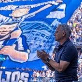 Pellicer, con el tifo de fondo.