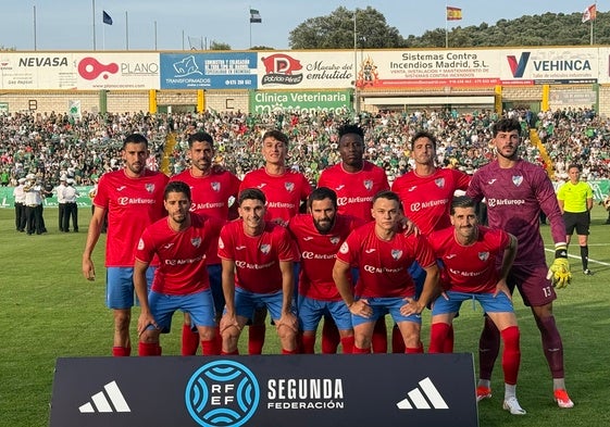 El once del Estepona frente al Cacereño en el Príncipe Felipe.
