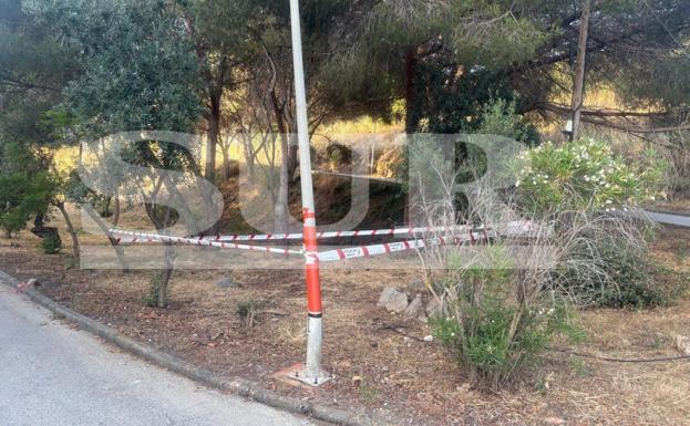 Cordón policial, en el lugar donde ocurrió el presunto parricidio.