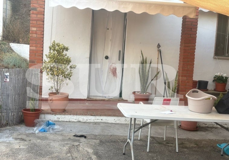 Imagen de la vivienda en la que ocurrió el presunto parricidio en la noche del pasado viernes.