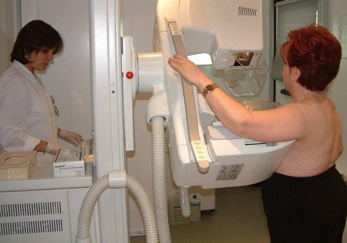 La Junta bajará la edad del cribado del cáncer de mama a mujeres de entre 40 y 45 años