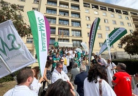 Concentración de médicos en Carlos Haya el pasado 21 de mayo para protestar contra el Estatuto Marco.