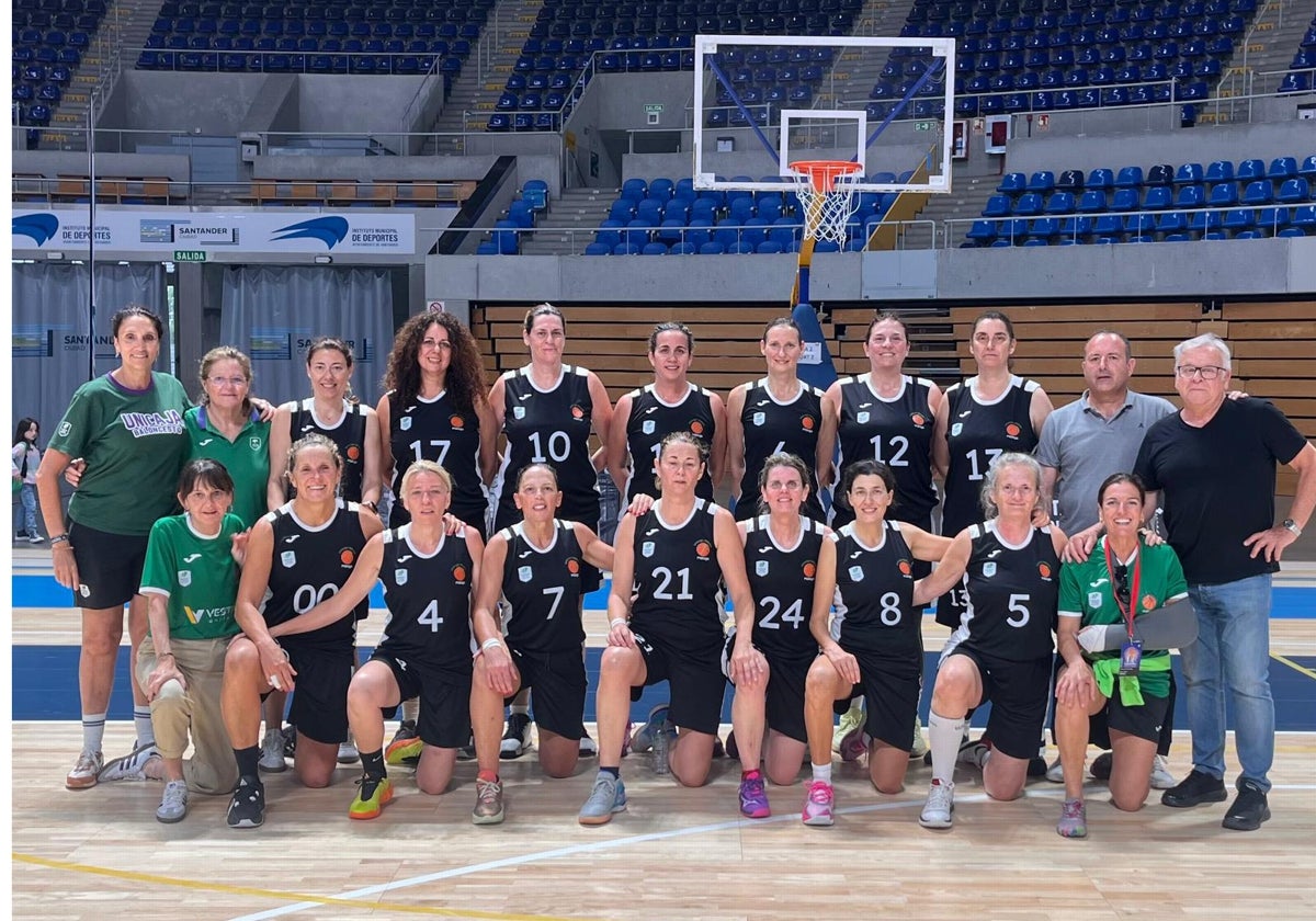 El Unicaja Femenino +50 suma en Santander un nuevo título para su vitrina