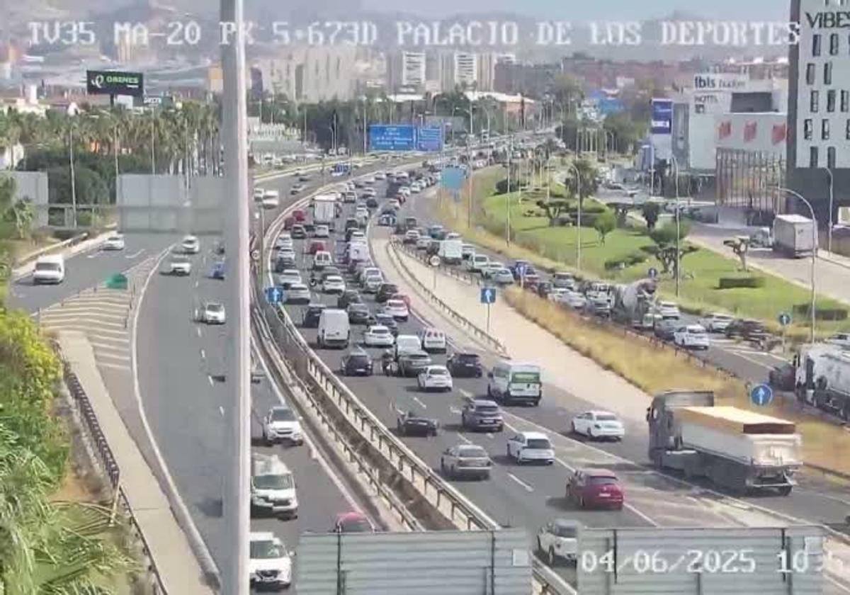 La colisión entre un coche y una moto deja un muerto de 57 años en la MA-20