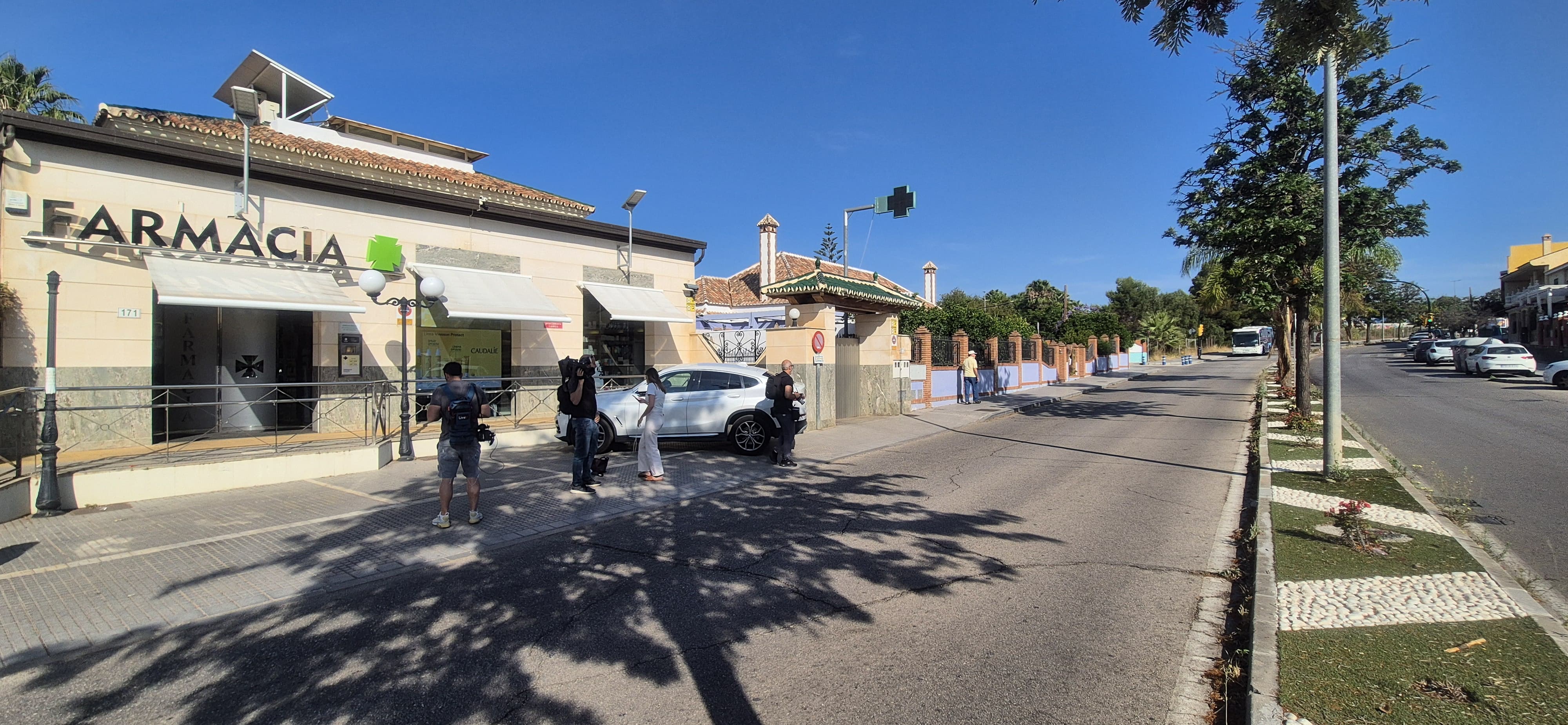 Imagen de la farmacia donde se produjo el atraco previa a la persecución policial