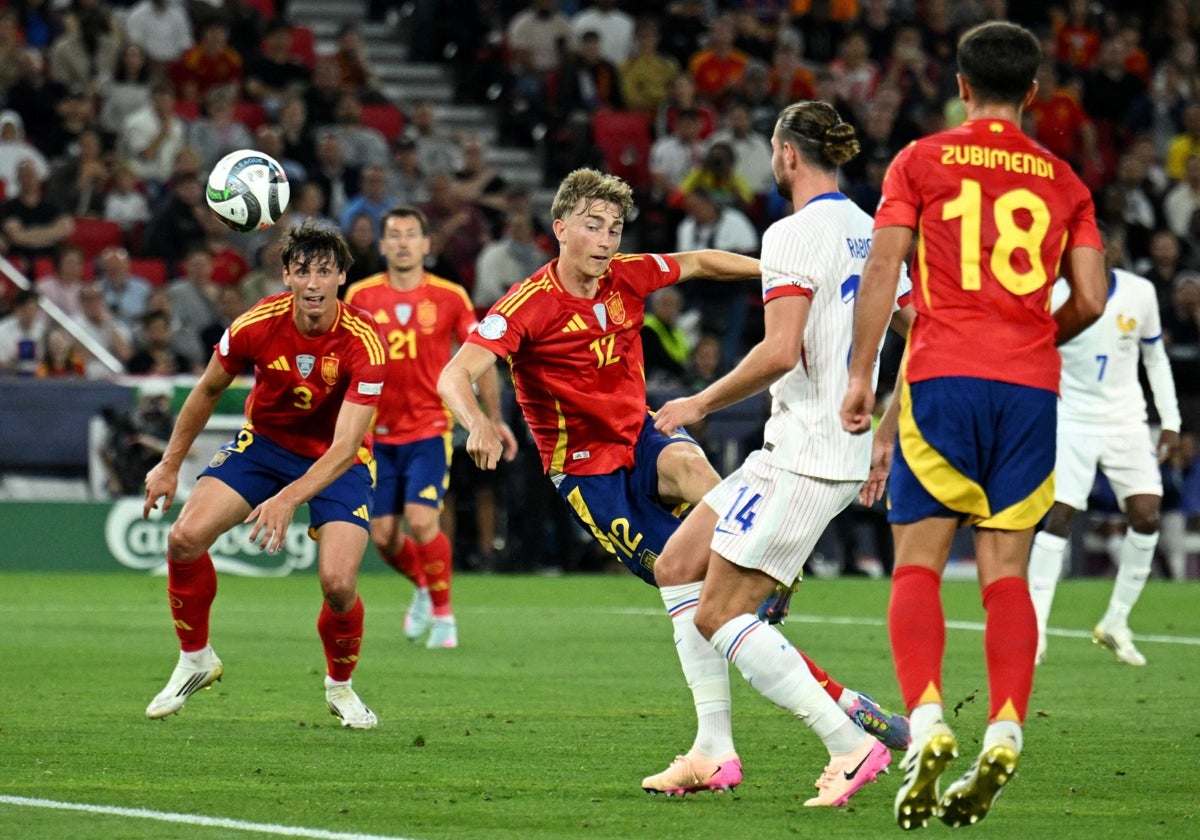 Huijsen, en el gol que se le anuló antes del descanso por fuera de juego previo de Zubimendi.