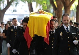 El último adiós al subinspector Antonio en la Comisaría de Málaga: «Era un policía 24 horas»
