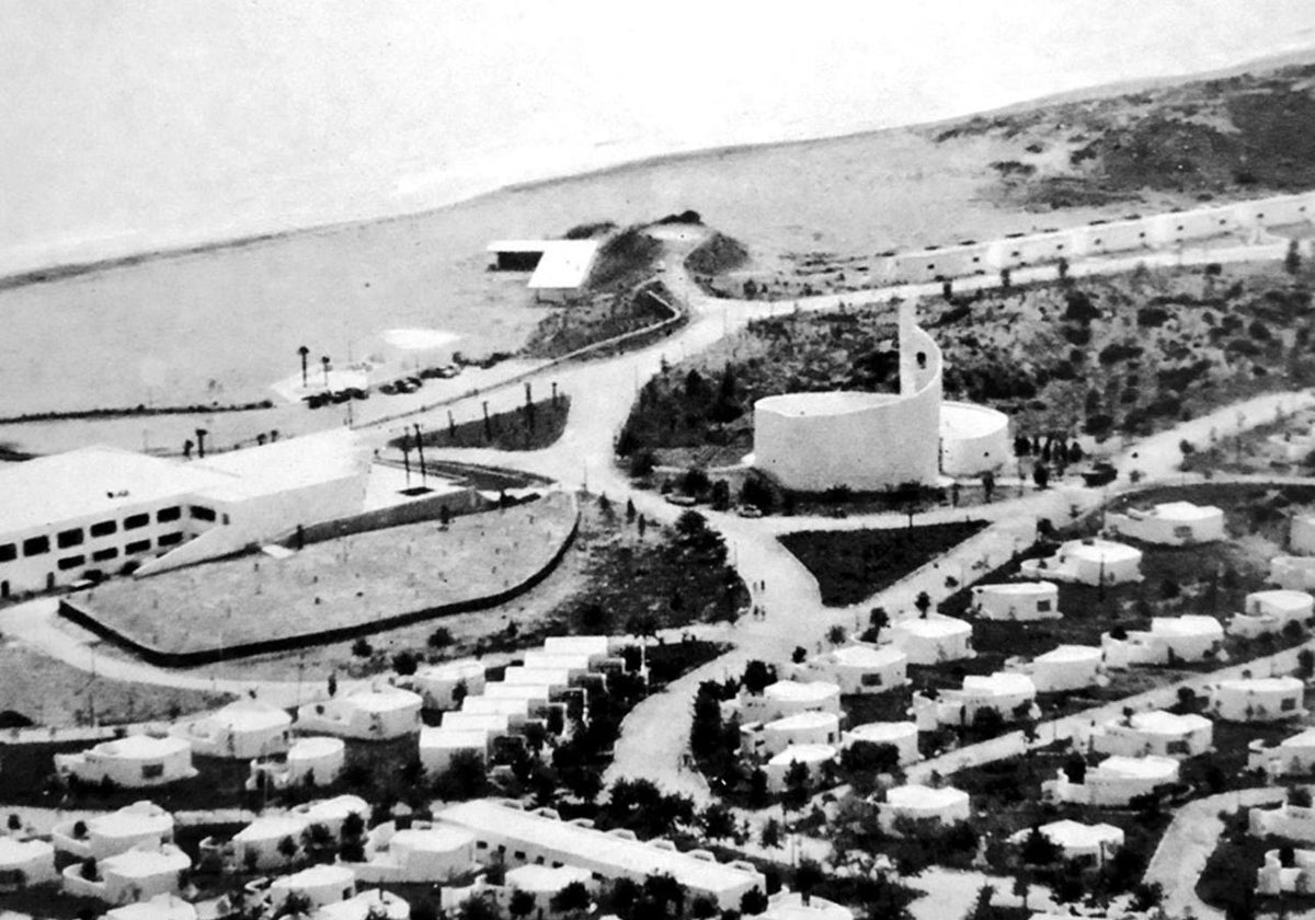 Imagen de los años 60 de la Ciudad Residencial Tiempo Libre de Marbella.